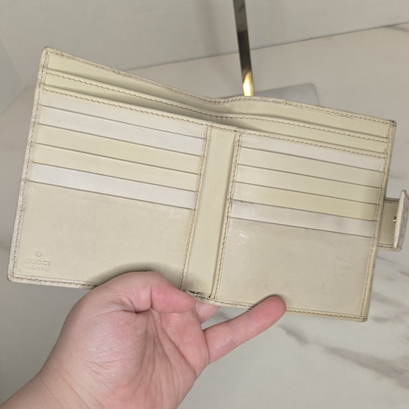Gucci GG Guccisima Monogram Off White Leather Compact Wallet - Picture 9 of 12
